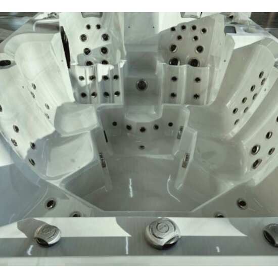 Wellness Tub Party Tub – Luxe 11-Persoons Jacuzzi voor Groepen en Vakantieaccommodaties