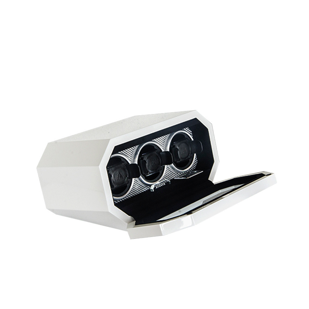 Avante Hochglanzlackierung mit Karbon-Inlay für 3 Uhren R3v3 WCF LE Limited Edition