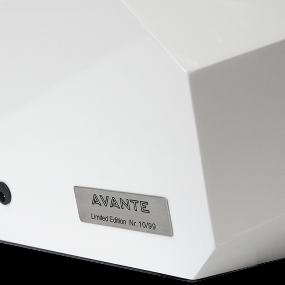 Avante Hochglanzlackierung mit Karbon-Inlay für 3 Uhren R3v3 WCF LE Limited Edition