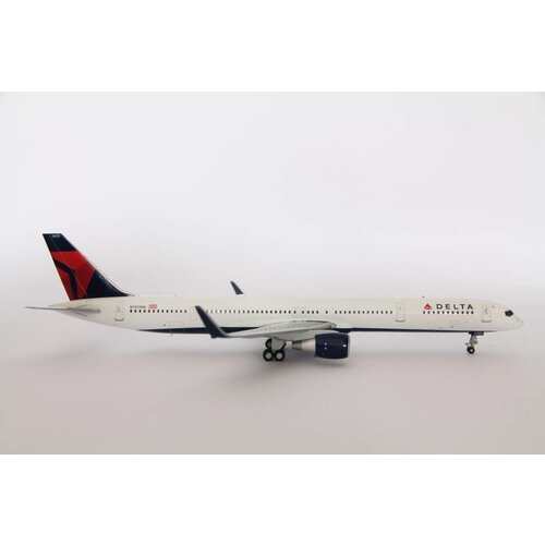 Gemini Jets 1:200 Delta Air Lines B757-300 Gemini Jets 1:200 Delta Air Lines B757-300