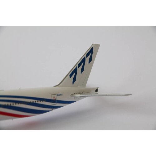 Inflight 1:200 Boeing House Color B777-300