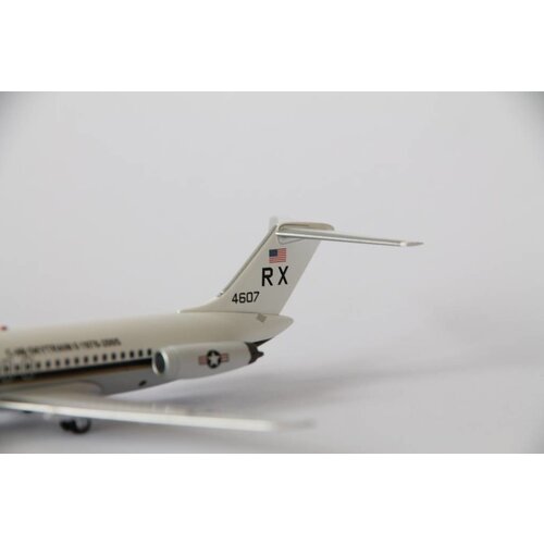 Inflight 1:200 US Navy C-9B DC-9-30