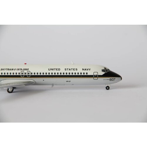 Inflight 1:200 US Navy C-9B DC-9-30