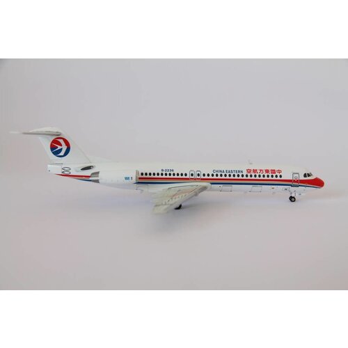 JC Wings 1:200 China Eastern Fokker 100
