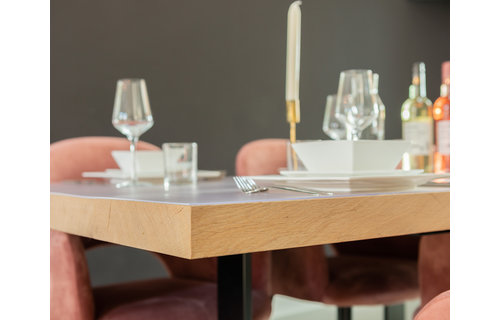 Dubbelzijdig gematteerde tafelbeschermer