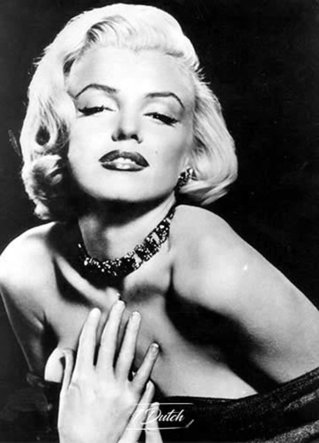 Marilyn Monroe closed eyes