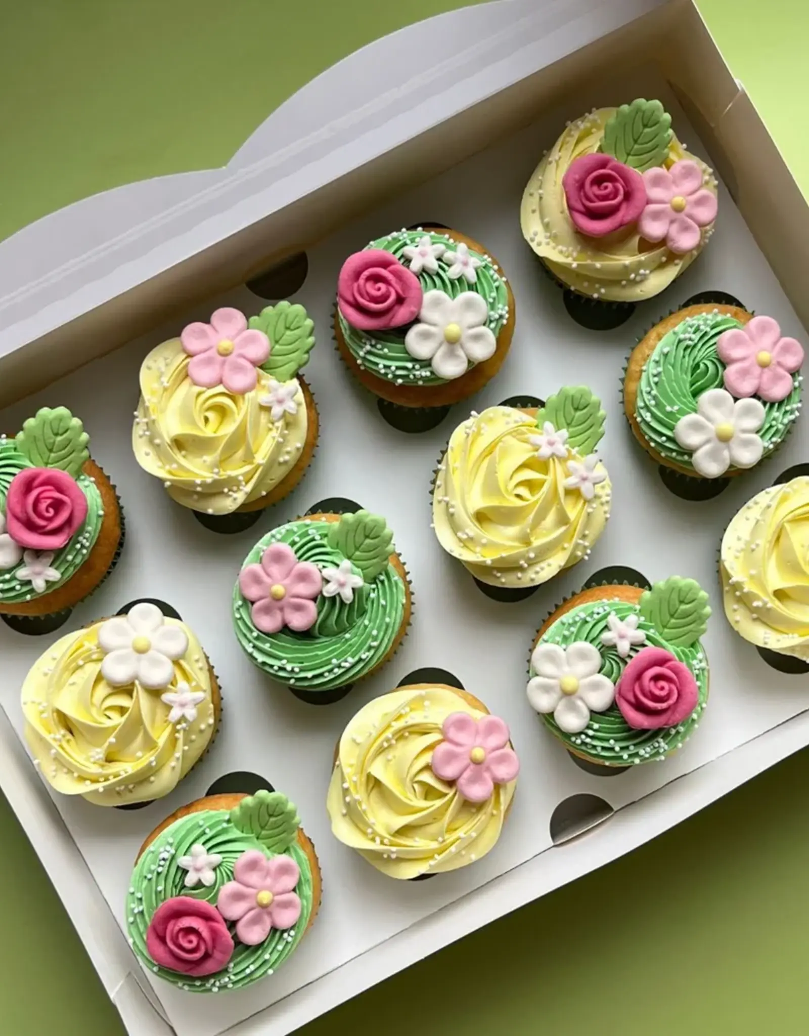 FunCakes FunCakes Fondant Decoraties Madeliefjes Wit Roze set/12