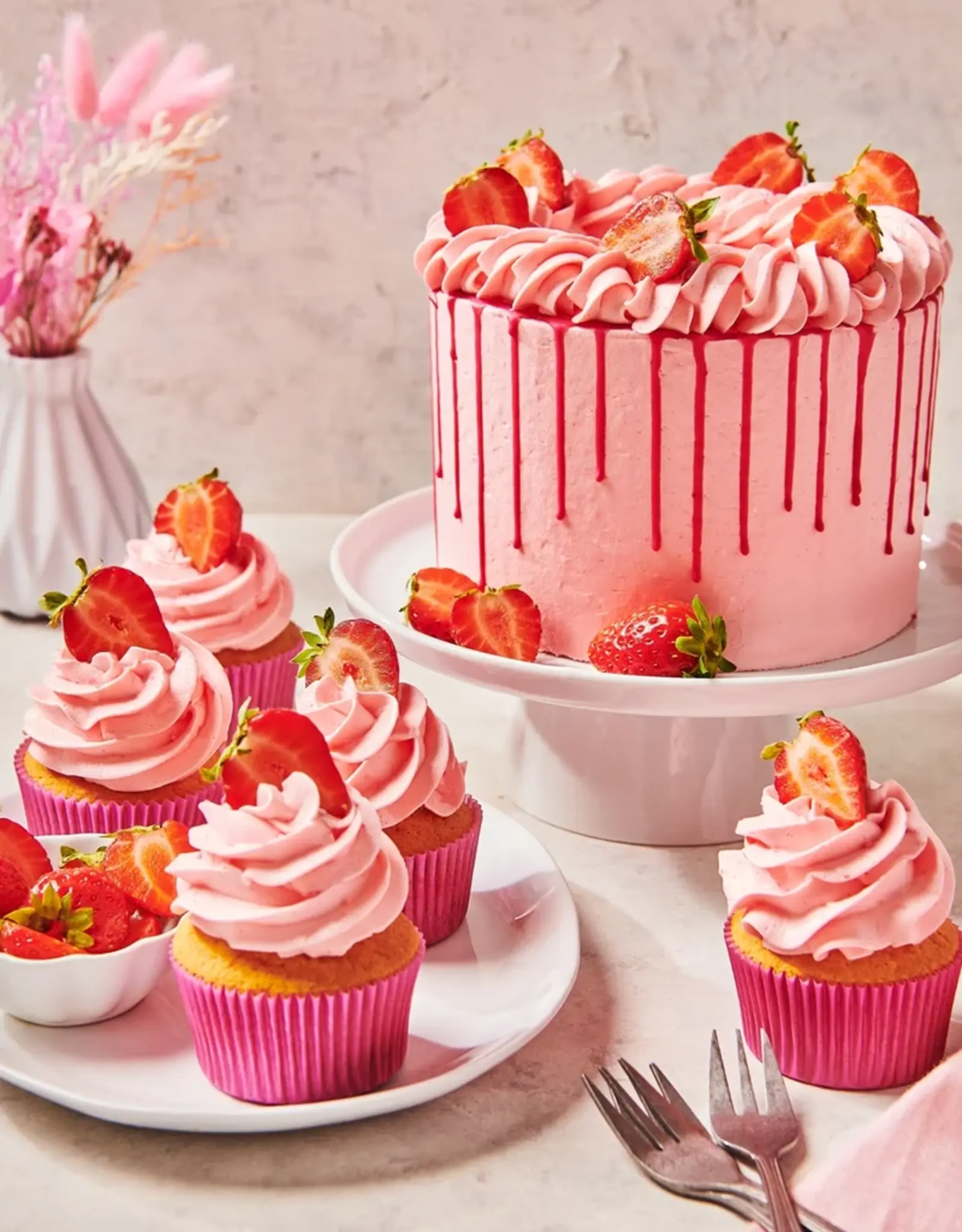 FunCakes FunCakes Mix voor Enchanted Cream® Aardbei 900g