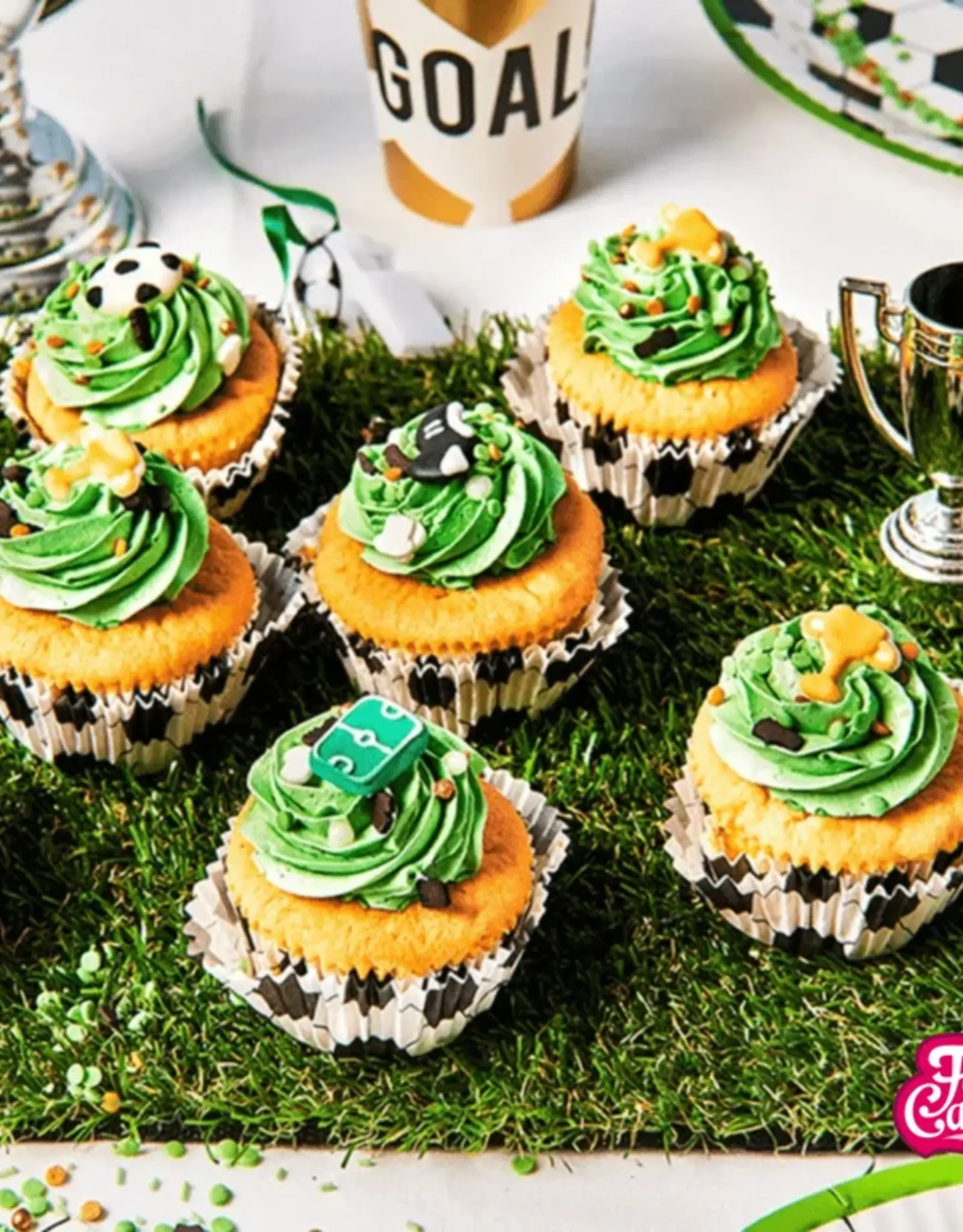 FunCakes FunCakes Suikerdecoratie Voetbal set/8