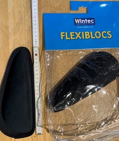 Wintec FlexiBlocs Wintec Kniewrongen Dressuur large zwart Wintec FlexiBlocs Wintec Kniewrongen Dressuur large zwart