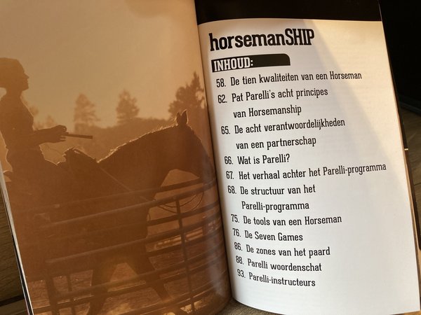 Parelli Horsemanship. Theorie & paardengedrag. Pat Parelli Parelli Horsemanship. Theorie & paardengedrag. Pat Parelli