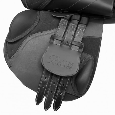 Bates Zadel Bates Elevation Flat Seat Dubbel leder Zwart Bates Zadel Bates Elevation Flat Seat Dubbel leder Zwart