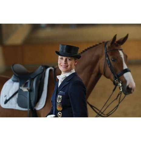 2016 Bates Isabell Werth Dressage Saddle, 16.5 Seat, Adjustable Tree – Aiken  Tack Exchange
