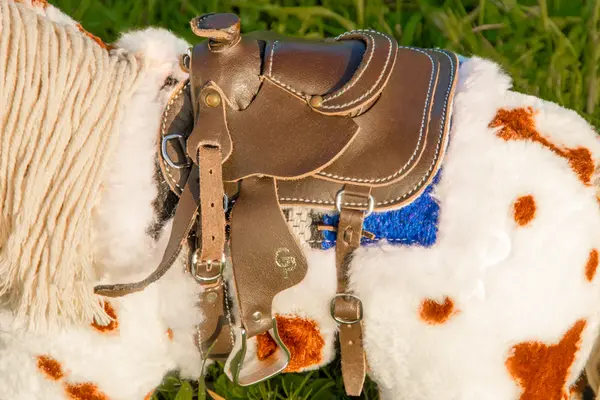 Crafty Ponies Crafty Ponies Westernpad blue incl. instruction booklet NL Crafty Ponies Crafty Ponies Westernpad blue incl. instruction booklet NL