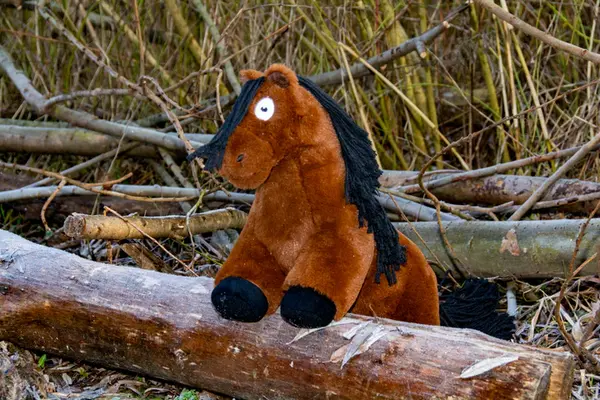 Crafty Ponies Crafty Pony Paardenknuffel Bruin zwarte manen incl. instructie boekje Crafty Ponies Crafty Pony Paardenknuffel Bruin zwarte manen incl. instructie boekje