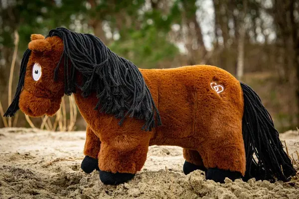 Crafty Ponies Crafty Pony Paardenknuffel Bruin zwarte manen incl. instructie boekje Crafty Ponies Crafty Pony Paardenknuffel Bruin zwarte manen incl. instructie boekje