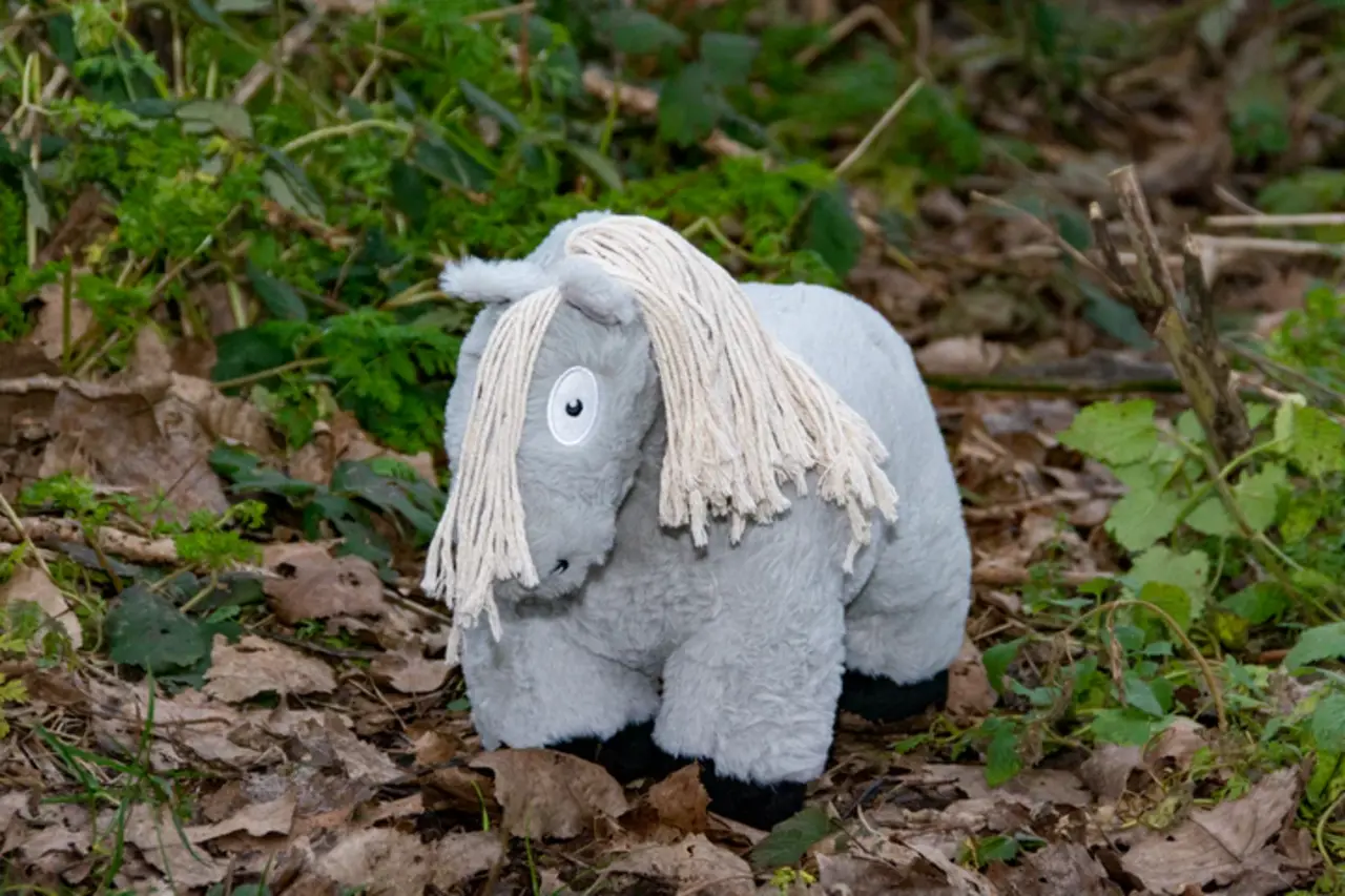 Crafty Ponies Crafty Pony Cheval en peluche  gris y.c. livret d'instructions NL