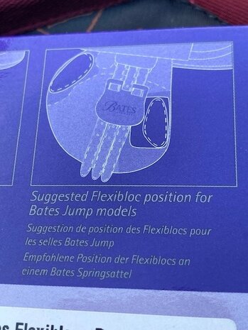 Bates FlexiBlocs Bates Kniewrongen Jump Rear Large zwart Bates FlexiBlocs Bates Kniewrongen Jump Rear Large zwart