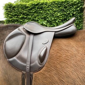 What is a fitting saddle?