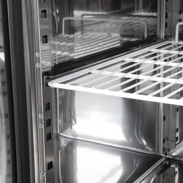 Koelwerkbank | 417L | 3 Deuren (1/1 GN) | -2°C/+5°C | Geforceerd | 0.35kW | Wielen (Geremd) | 1795x700x860(h)mm