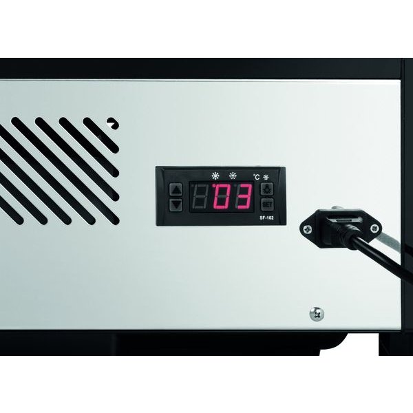 Koelvitrine | 120L | Zwart/RVS | +2°C/+12°C | 3 Schappen | 710x568x686(h)mm