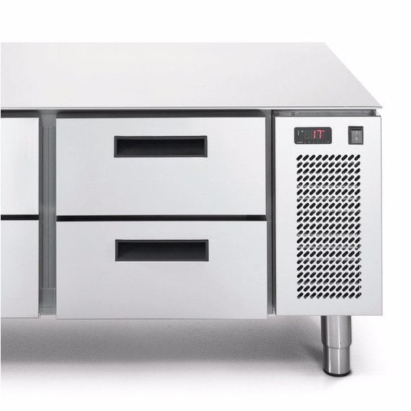 Koelwerkbank | LINEAR | Laag Model | 180L | 4 Laden (1/1 GN) | -2°C/+7°C | Geforceerd | 0.12kW | Zonder Werkblad | 1200x685x573(h)mm