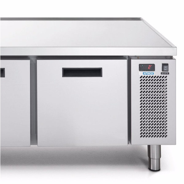 Koelwerkbank | LINEAR | Laag Model | 250L | 3 Laden (1/1 GN) | -2°C/+7°C | Geforceerd | 0.12kW | Verdiept Werkblad | 1600x685x613(h)mm