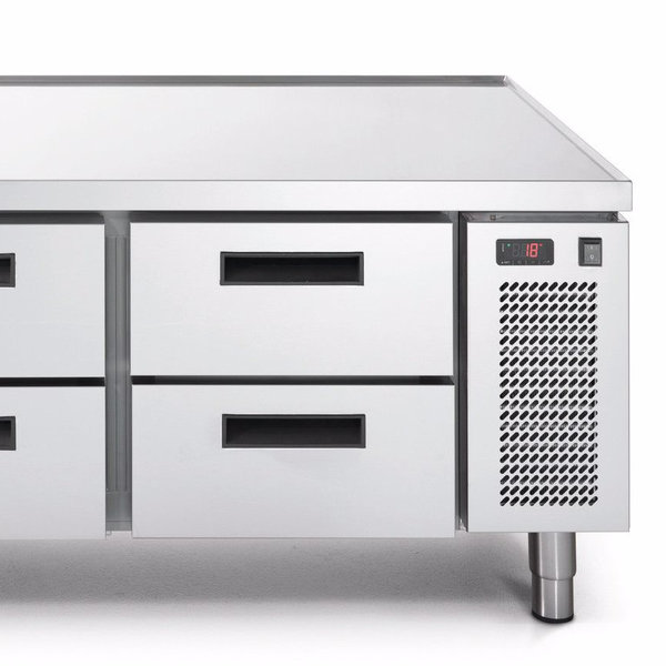 Koelwerkbank | LINEAR | Laag Model | 250L | 6 Laden (1/1 GN) | -2°C/+7°C | Geforceerd | 0.12kW | Verdiept Werkblad | 1600x685x613(h)mm