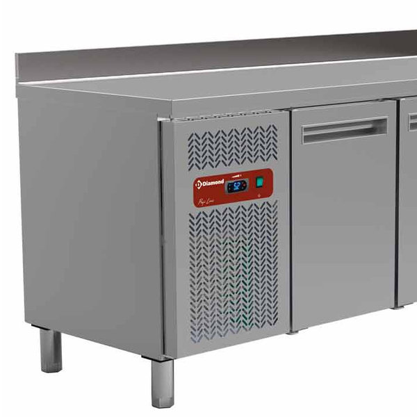 Koelwerkbank | 405L | 3 Deuren (1/1 GN) | 0°C/+8°C | Geventileerd | 0.35kW | Achteropstand | 1800x700x880/1000(h)mm