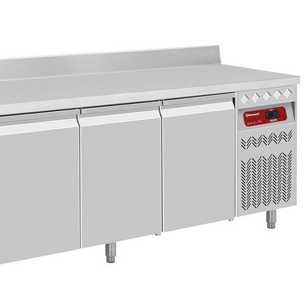 Koelwerkbank | 550L | 4 Deuren (1/1 GN) | -2°C/+8°C | Geventileerd | 0.38kW | Achteropstand | 2260x700x866/1045(h)mm