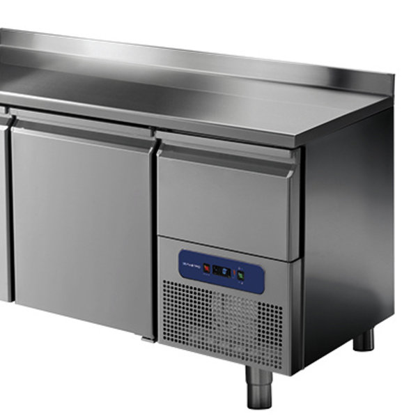 Koelwerkbank | 632L | 4 Deuren (1/1 GN) + 1 Lade | -2°C/+8°C | Geventileerd | 0.56kW | Achteropstand | 2330x700x850/950(h)mm