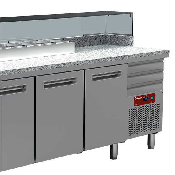 Pizzawerkbank | 405L | 3 Deuren + 3 Deegladen (EN600x400) | Boven 8x 1/4 GN | 0°C/+8°C | Geforceerd | 2110x700x880/1200(h)mm