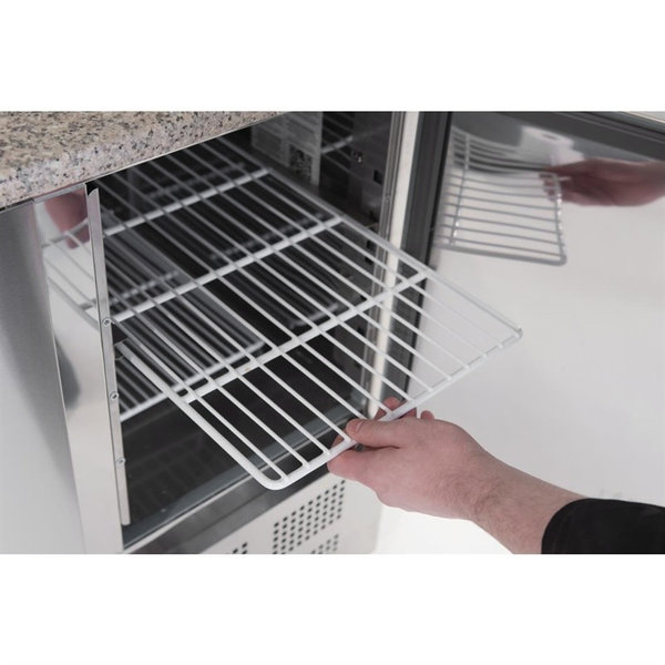 Pizzawerkbank + Opzetkoelvitrine | 368L | 3 Deuren (1/1 GN) | Boven 6x 1/4 GN | +2°C/+5°C | Geventileerd | 0.38kW | 1400x700x1445(h)mm