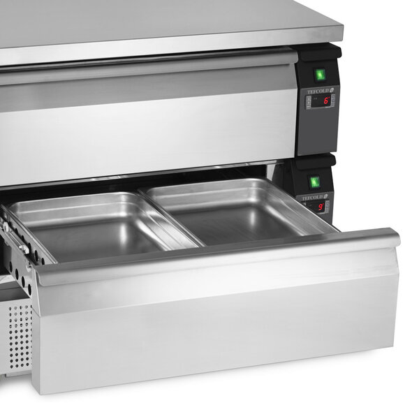 Koel-/Vrieswerkbank | Laag Model | 78L | 1 Lade (2x 1/1 GN) | -18°C/-21°C & +1°C/+4°C | Geforceerd | Wielen (Geremd) | 905x700x600(h)mm
