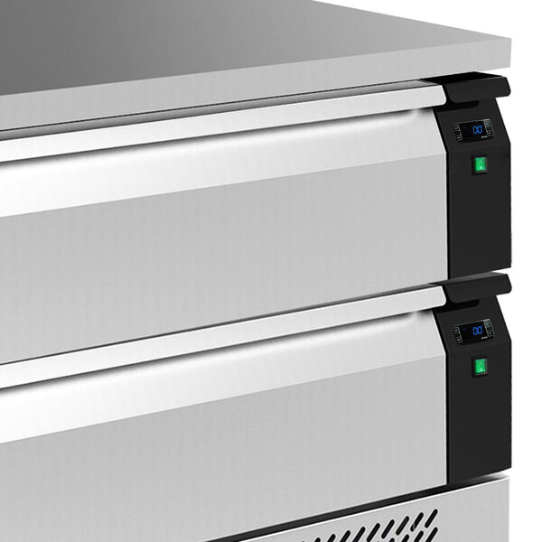 Koel-/Vrieswerkbank | 179L | 2 Laden (4x 1/1 GN) | -18°C/-21°C & +1°C/+4°C | Geforceerd | Wielen (Geremd) | 905x700x865(h)mm