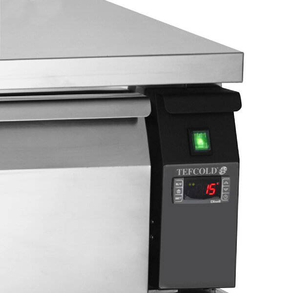 Koel-/Vrieswerkbank | Laag Model | 116L | 1 Lade (3x 1/1 GN) | -18°C/-21°C & +1°C/+4°C | Geforceerd | Wielen (Geremd) | 1230x700x600(h)mm