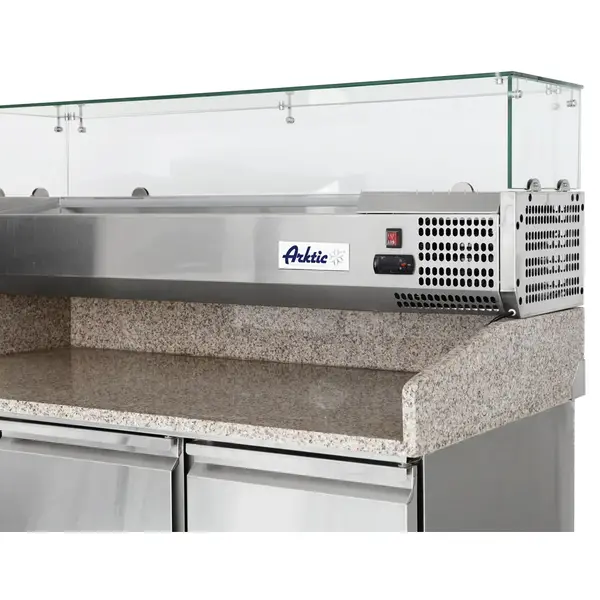 Pizzawerkbank + Opzetkoelvitrine | KitchenLine | 380L | 3 Deuren (1/1 GN) | Boven 6x 1/6 GN | -2°C/+8°C | Geforceerd | 0.4kW | 1365x700x880/1285(h)mm