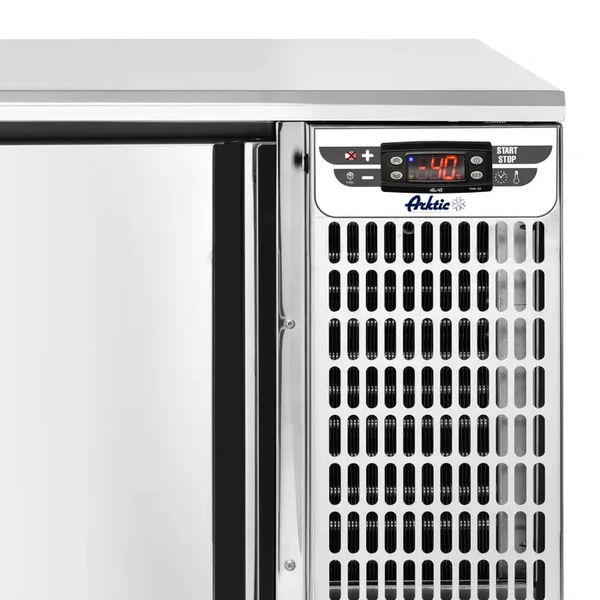 Blastchiller | 3 Niveaus (2/3 GN) | Max. 9kg (Koelen) / 7kg (Vriezen) | 0.55kW (230V) | 660x640x420(h)mm