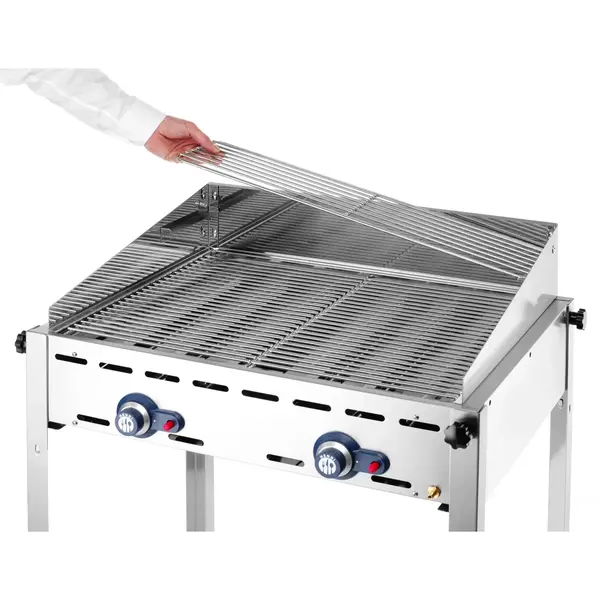 Barbecue | GreenFire | Propaangas | 2 Roosters + 1 Bakplaat (3x 1/1 GN) | 3 Branders | 17.4kW | Windkap | Wielen | 1078x612x825(h)mm