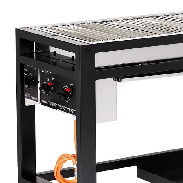 Lavasteen Barbecue | EUROPA | Propaangas | Roosters (1100x500) | 3 Branders | 21.6kW | Wielen (Geremd) | 1260x580x900(h)mm