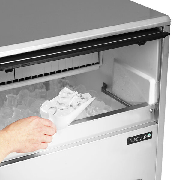 IJsblokjesmachine | SERIE TC | Volle Blokjes (18g) | 85kg/24u | Bunker 40kg | Luchtgekoeld | 738x600x822(h)mm
