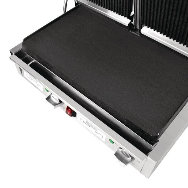 Contact-/Paninigrill | Dubbel | Glad/Gegroefd Oppervlak 470x226 (Gietijzer) | 100°C/300°C | 2.9kW (230V) | Timer | 550x395x210(h)mm