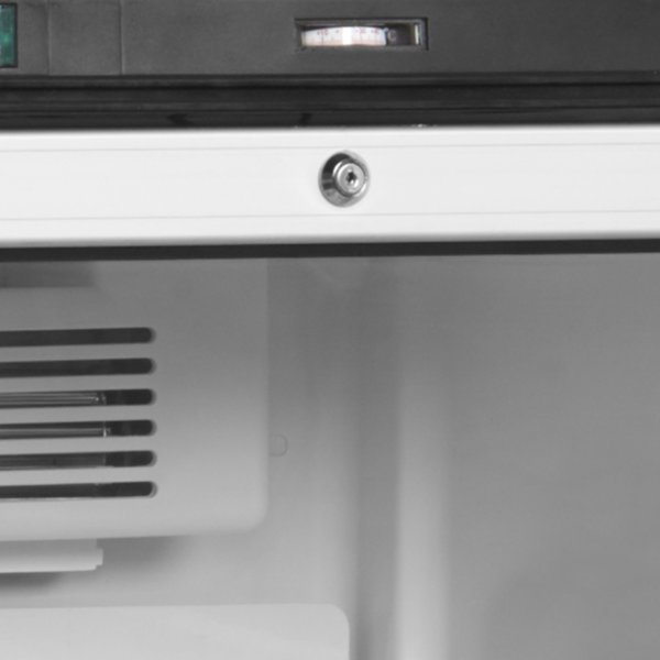 Drankenkoeling | SERIE FS | 372L | Wit/Zwart | +2°C/+10°C | Statisch + Ventilator | Wielen | 595x640x1840(h)mm