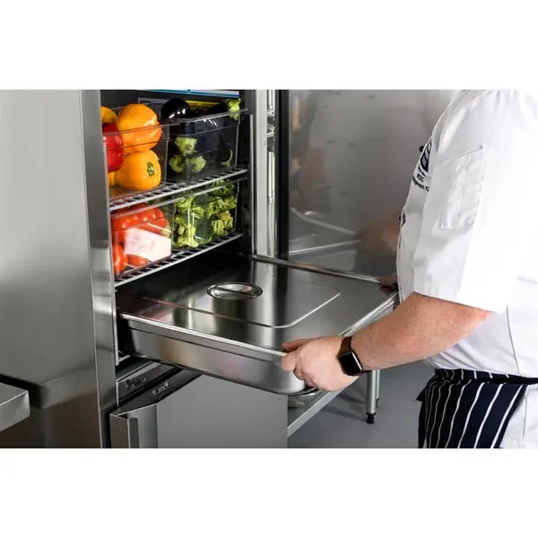 Koel-/Vrieskast | U-SERIE | 2x 300L (2/1 GN) | RVS | -18°C/-22°C & +2°C/+8°C | Geforceerd | 2 Zones (Apart Instelbaar) | 680x810x2000(h)mm