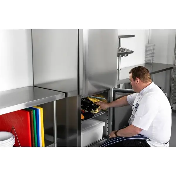 Koel-/Vrieskast | U-SERIE | 2x 300L (2/1 GN) | RVS | -18°C/-22°C & +2°C/+8°C | Geforceerd | 2 Zones (Apart Instelbaar) | 680x810x2000(h)mm