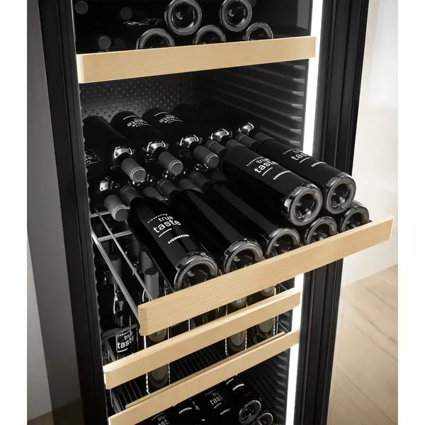Wijnkoelkast | PERFECTION | 158x 75cl | Zwart | 1 Zone | +5°C/+20°C | Geforceerd | Touchscreen + App | Temperatuur-/Deuralarm | Wielen | 597x763x1684(h)mm