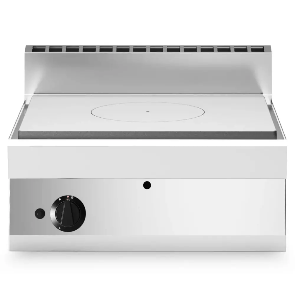 Nadruk Op Brand Een Mens Die Het Gasfornuis Aansteken Met Door Middel Van Automatische Elektrische Ontsteking Moderne En Image136477726