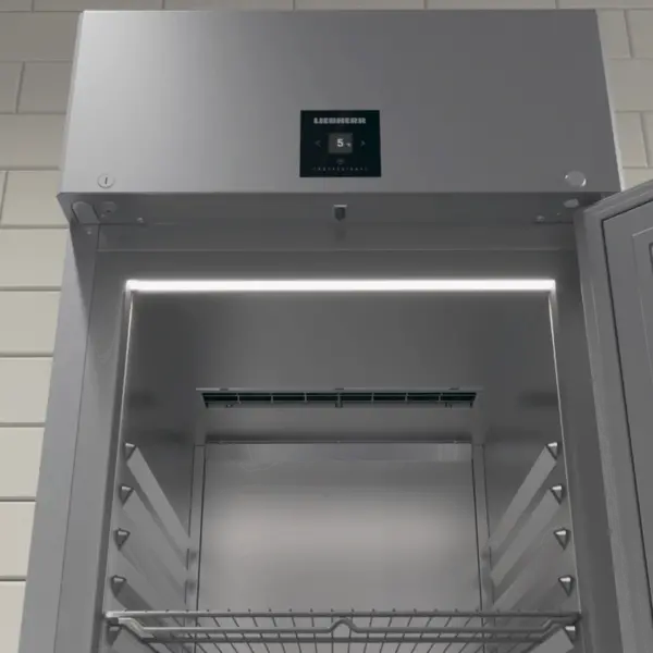 Koelkast | PERFORMANCE | 625L (2/1 GN) | RVS | +1°C/+15°C | Geforceerd | App | Temperatuur-/Deuralarm | Wielen (Geremd) | 697x867x2115(h)mm