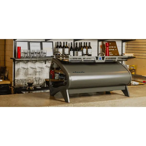 Espressomachine | STRADA X | Antracietgrijs | 3 Groepen | Digitaal | 6.73kW (400V) | Smartphone App | Incl. Ontharder + Baristakit | 1030x690x500(h)mm