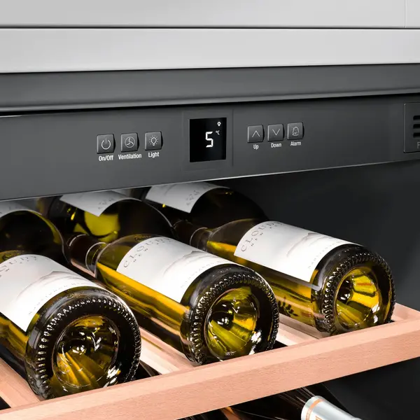 Inbouw-Wijnkoelkast | GRAND CRU | 46x 75cl | RVS | 1 Zone | +5°C/+20°C | Geforceerd | Temperatuur-/Deuralarm | 597x577x818(h)mm